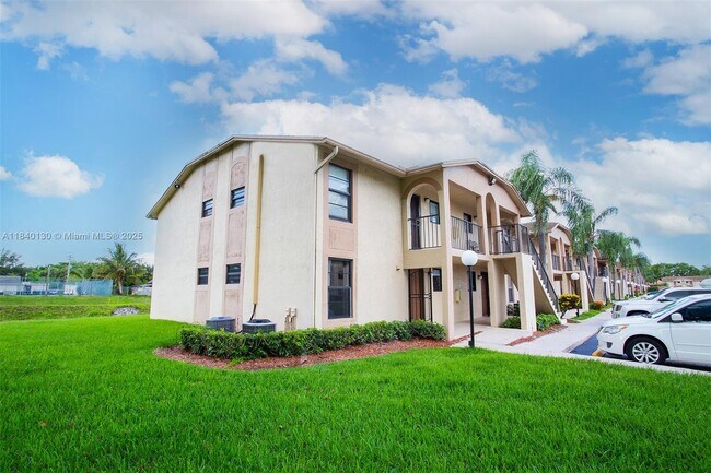 Building Photo - 9431 Boca Cove Cir