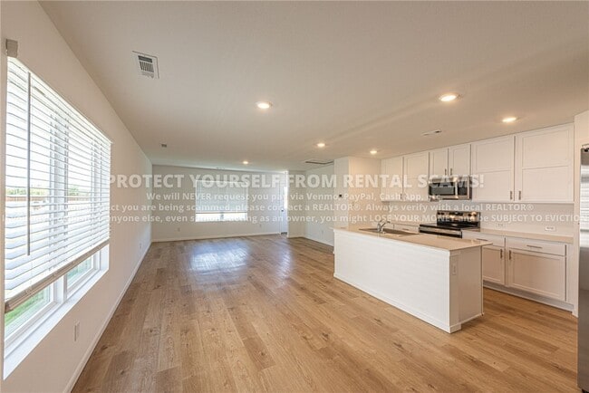 Building Photo - 611 Marsol St