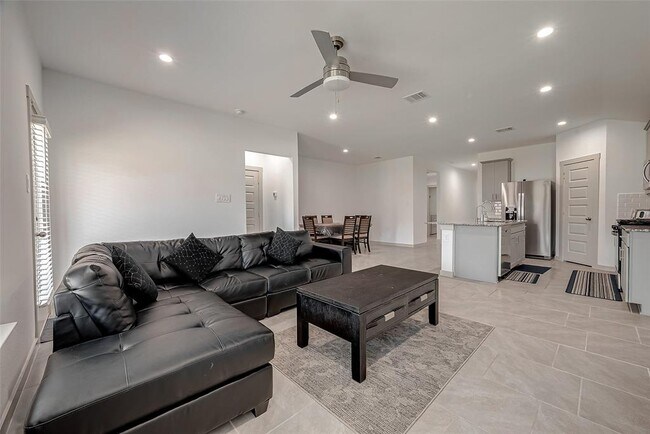 Building Photo - 4963 Pne Hvn Ln