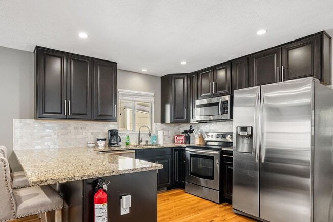 Building Photo - Beautiful 4 Bedroom in Short North