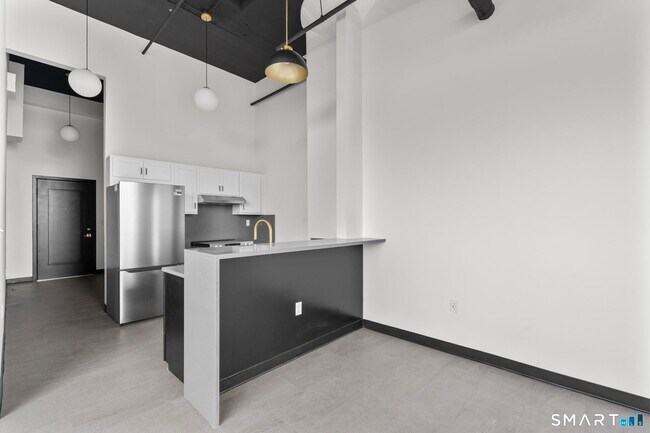 Building Photo - 480 Myrtle St