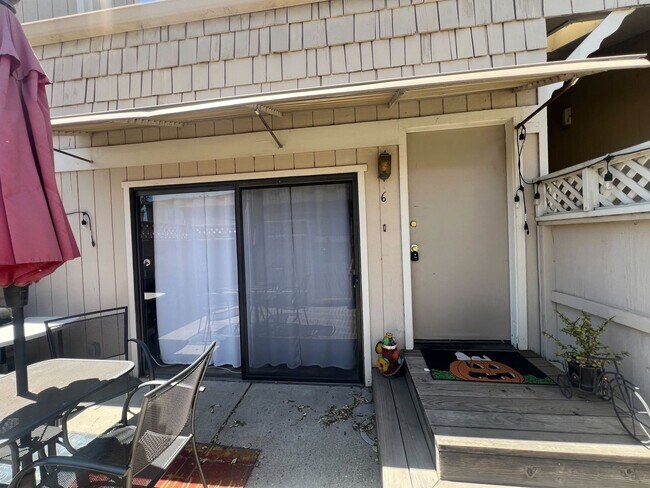 Building Photo - Move-In Special! $1,000 Off – Charming Fur...