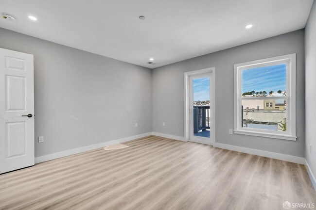 Building Photo - 1642 Taraval St
