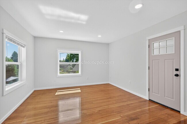 Building Photo - 4938 SE Foster Rd