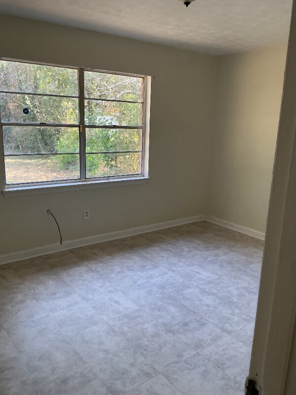 Building Photo - 3656 Surrey Ln