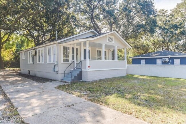 Building Photo - 270 McDonnell Ave