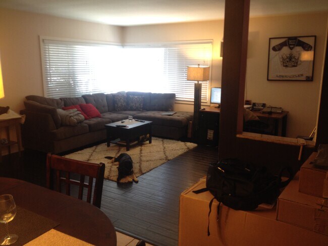 Building Photo - 6 3rd Pl