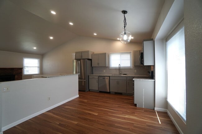 Building Photo - 3070 Mirage Dr