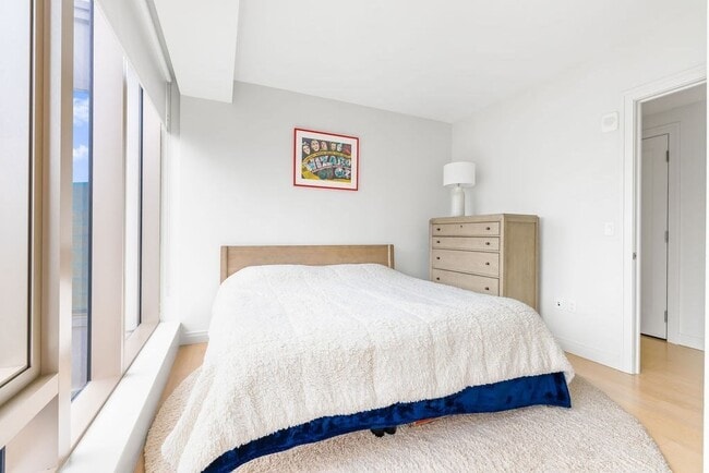 Building Photo - 135 Seaport Blvd