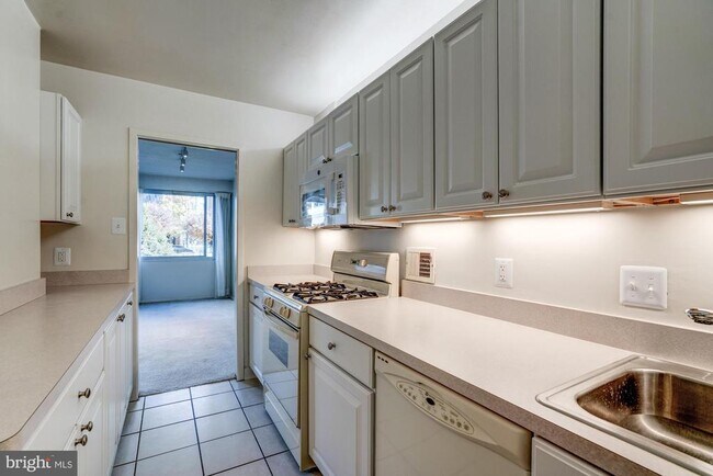 Building Photo - 4515 Willard Ave