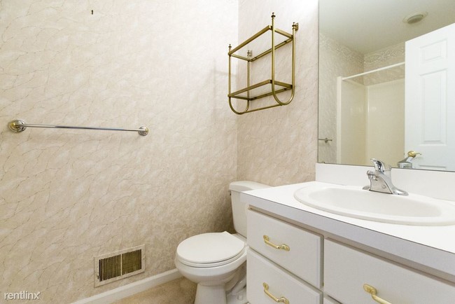 Building Photo - 2 br, 3 bath Condo - 6029 Steeplechase Dr