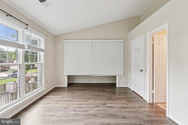 Building Photo - 7191 Fairfield Ct