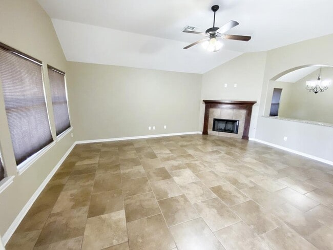 Building Photo - 113 Terravista Trl