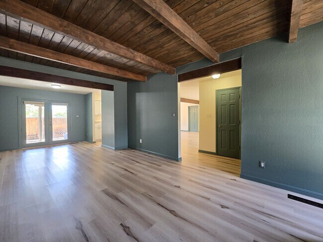 Building Photo - 3004 Plaza Blanca