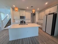 Building Photo - 14162 SW Thorens Dr