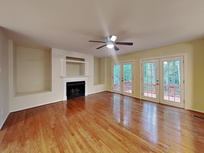 Building Photo - 6265 Branch Hill Cir