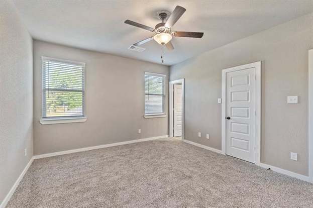 Building Photo - 9732 Grosbeak Ln