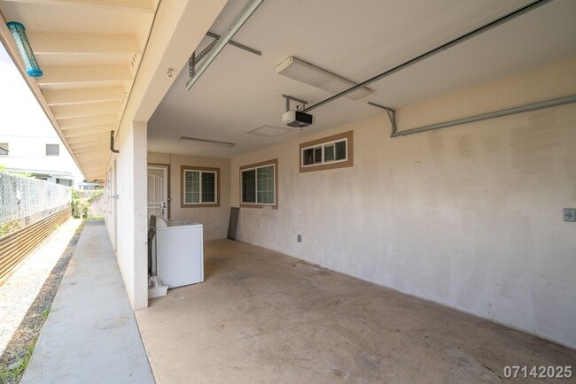Building Photo - $2645 / 2br- 856ft2 - 2br/1ba Duplex, Incl...