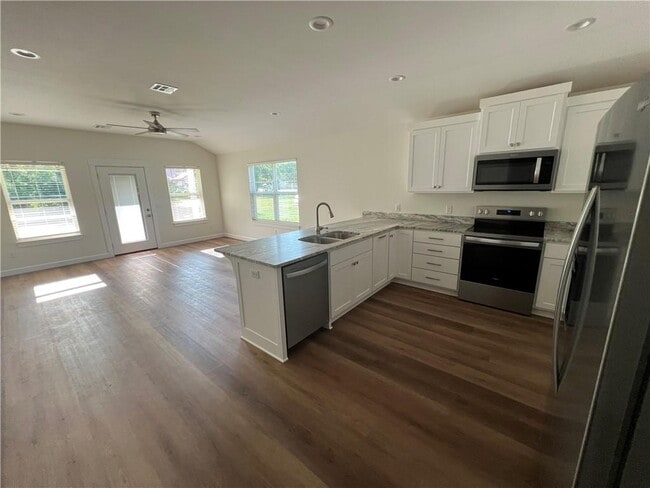 Building Photo - 308 S Collins Ave
