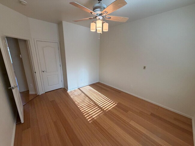 Building Photo - 5233 E Carmel Ave