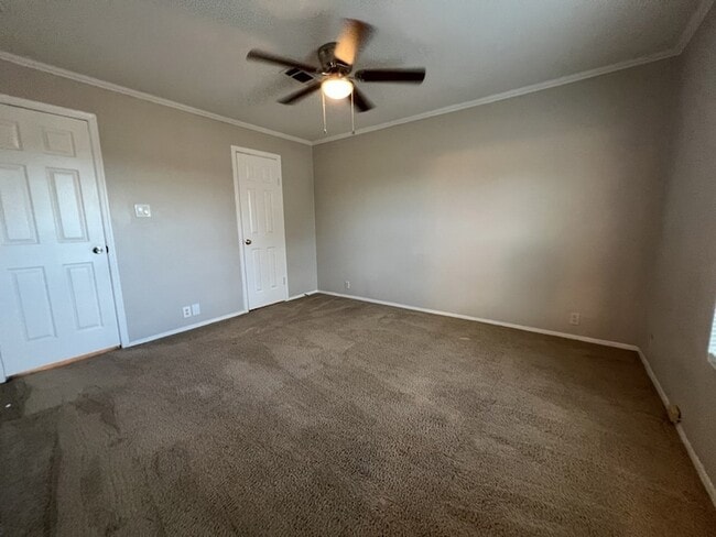 Building Photo - 2511 Kavasar Dr
