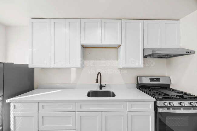 Building Photo - 3947 Angelo Ave