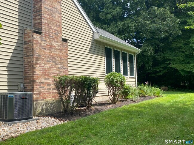 Building Photo - 54 Winchester Dr