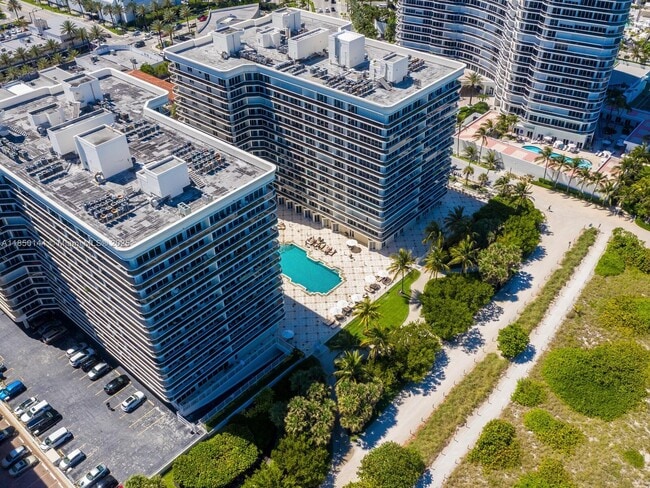 Building Photo - 9595 Collins Ave