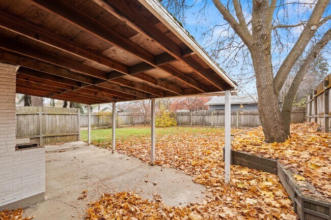 Building Photo - South Hill cute 2 Bed 1 Bath rancher with covered entertaining patio - Coming Soon 9/23