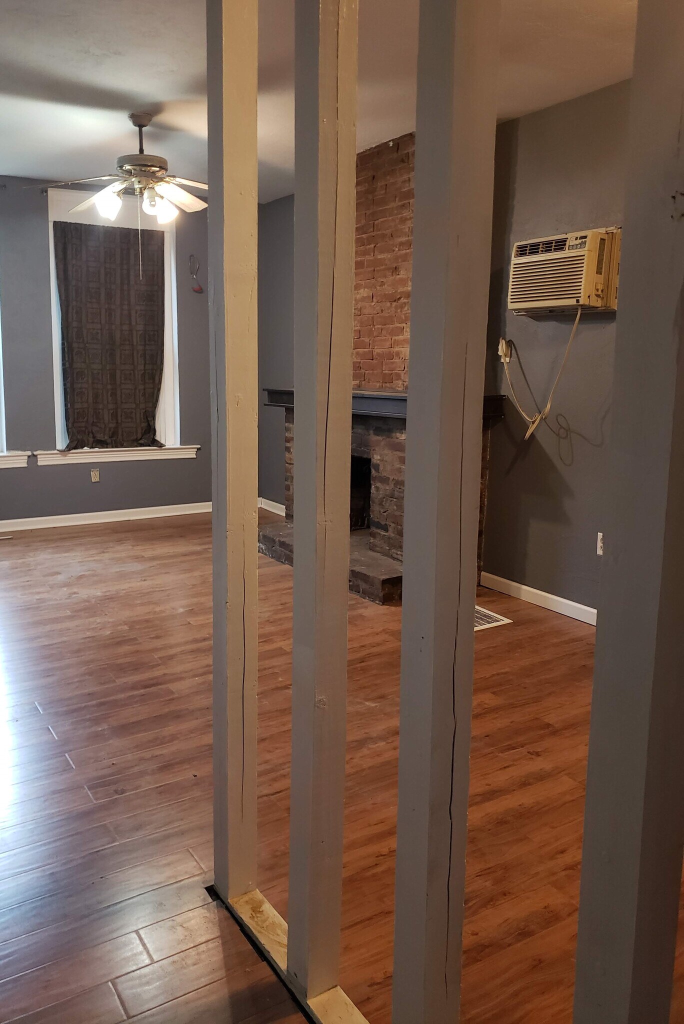 Building Photo - 120 S Graham St