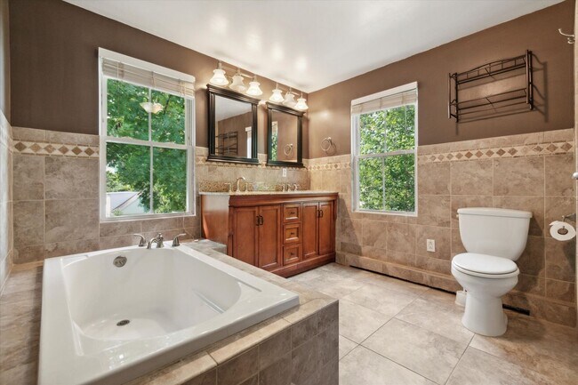 Building Photo - Single Family Home in Berwyn