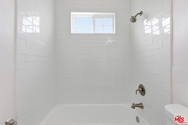 Building Photo - 8613 W Olympic Blvd