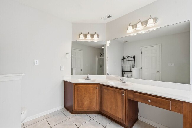 Building Photo - 2305 Gray Goose Loop