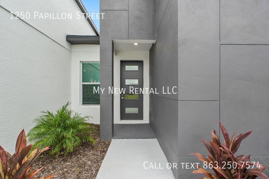 Building Photo - 1250 Papillon St