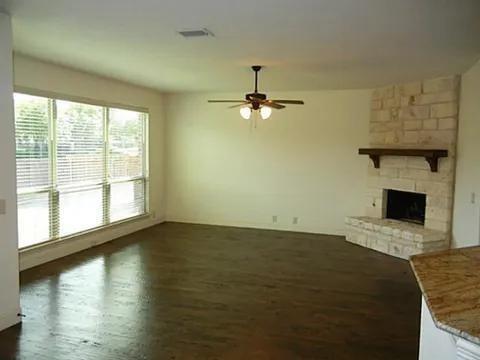 Building Photo - 2320 Lynbridge Cir