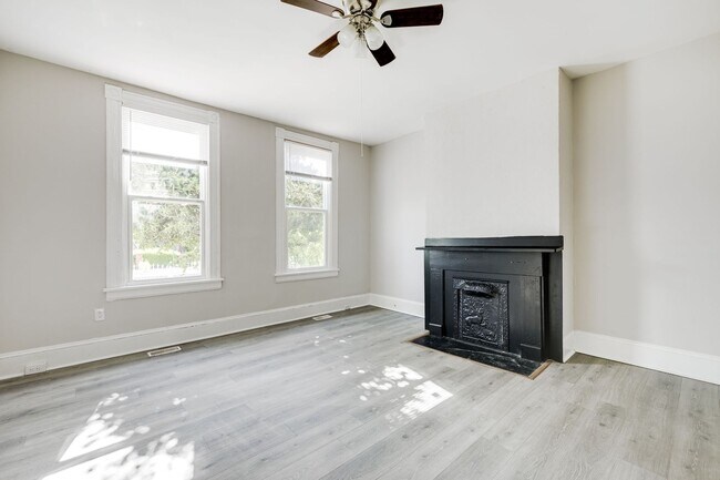 Building Photo - 2902 Barton Ave