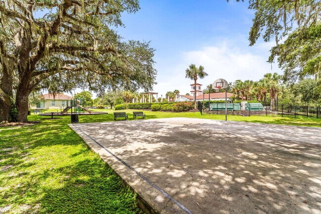 Building Photo - Charming 3 Bed, 2 Bath with Scenic Views i...