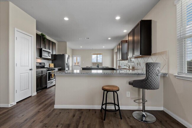Building Photo - 5639 Brooklyn Rose Dr