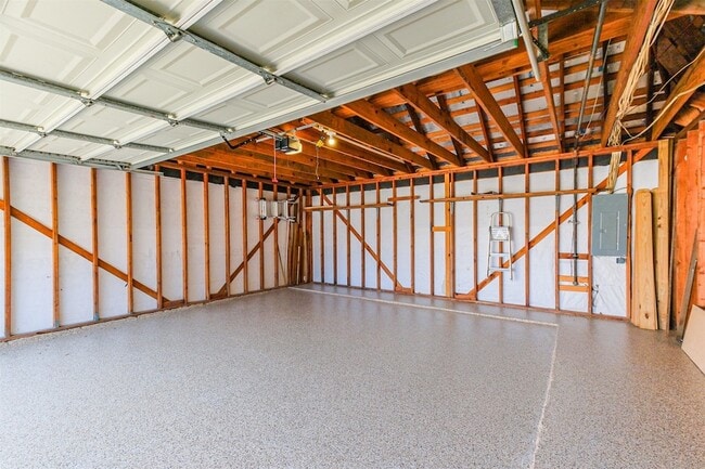 Building Photo - 1715 Woodland Park Dr