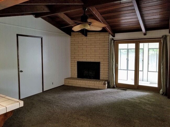 Building Photo - 1200 Romano Way
