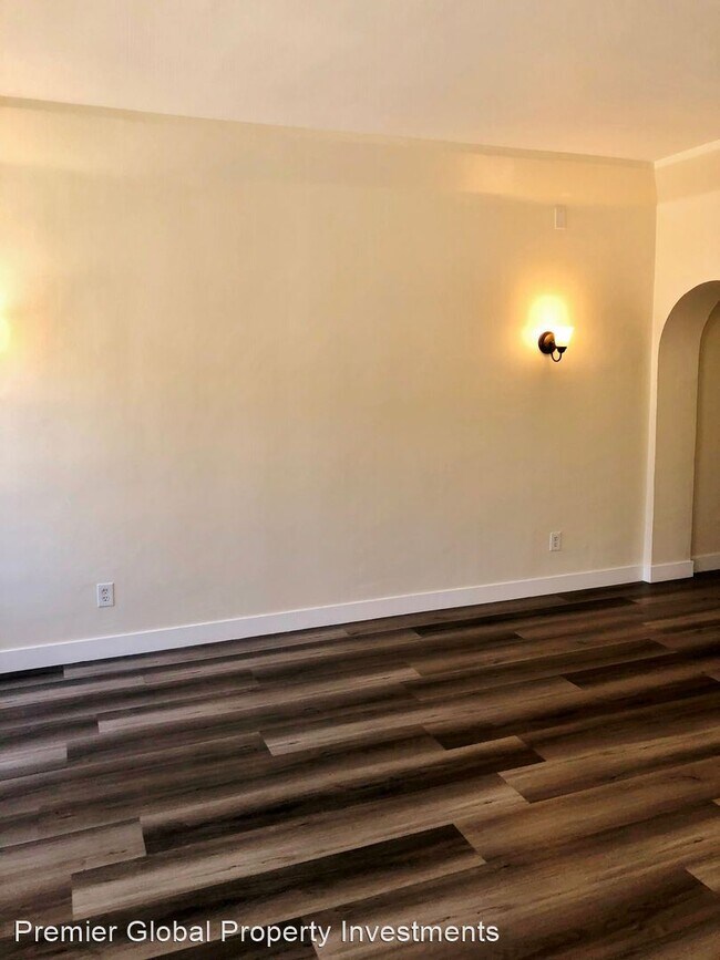 Building Photo - 2135 Fair Park Ave