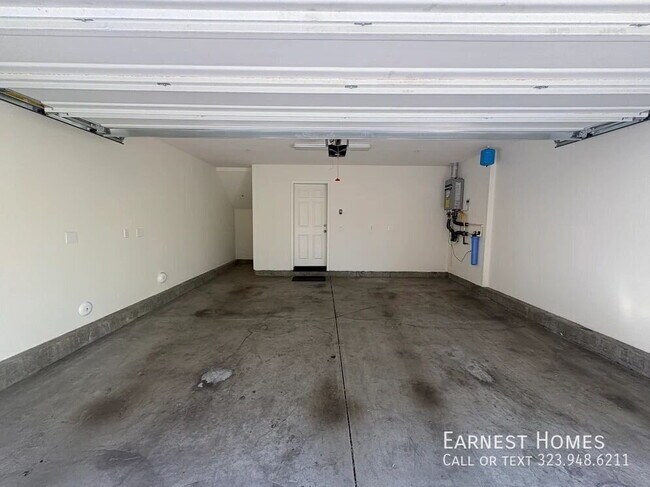 Building Photo - 14834 Nordhoff St