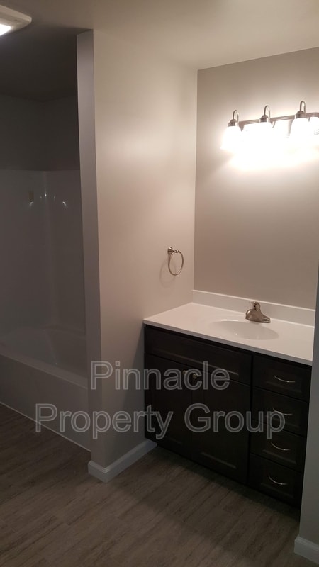 Building Photo - 7201 Maple Valley Rd