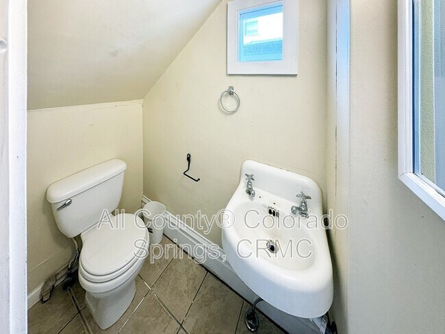 Building Photo - 815 N Nevada Ave