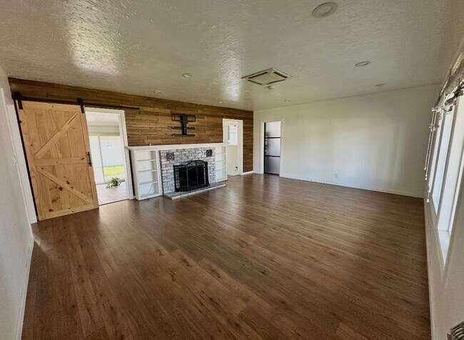 Building Photo - Princeton Ontario