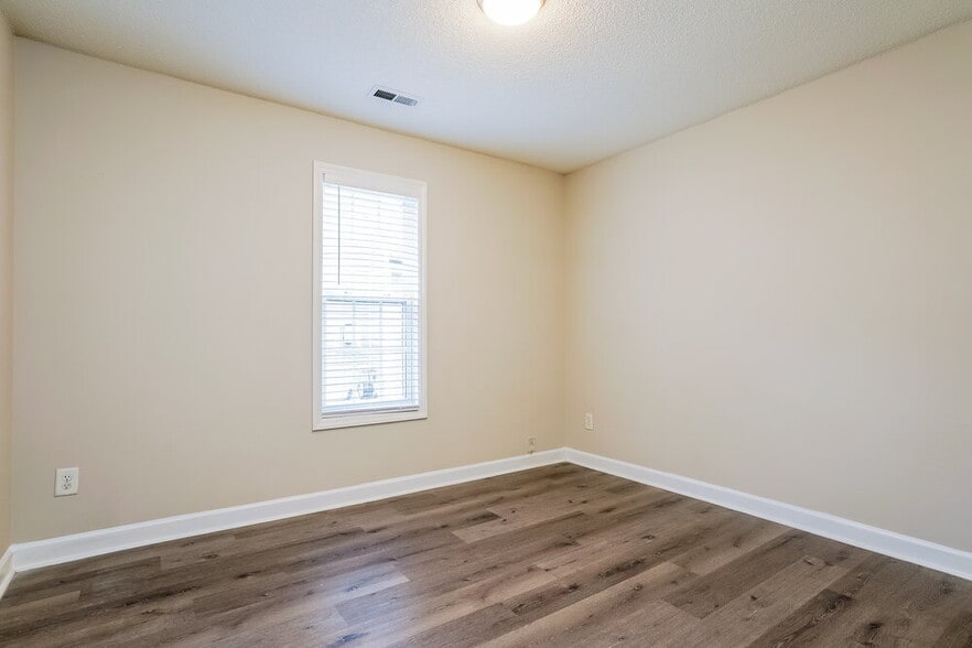 Building Photo - 5640 Tealbrook Dr