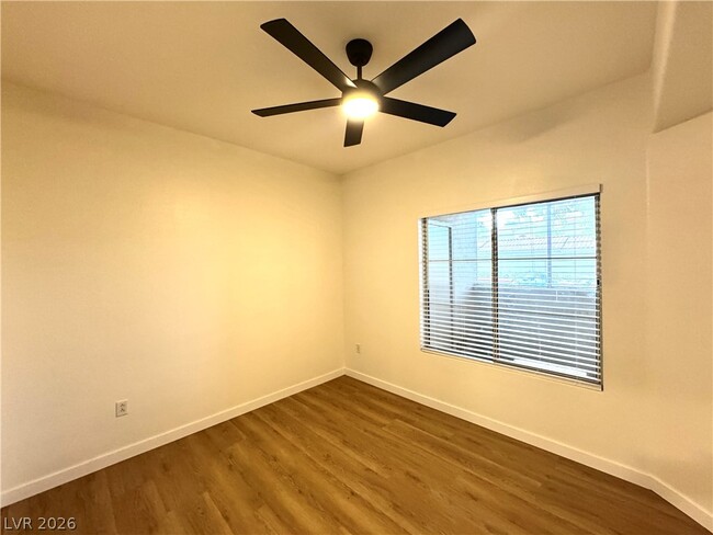 Building Photo - 1420 Red Crest Ln