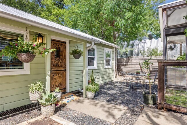 Primary Photo - 1106 Fairmount Ave