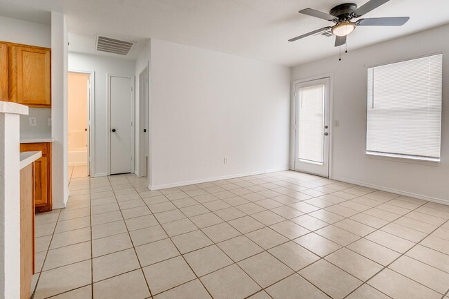 Building Photo - 913 SW 153rd St