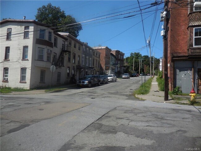 Building Photo - 130 Johnston St